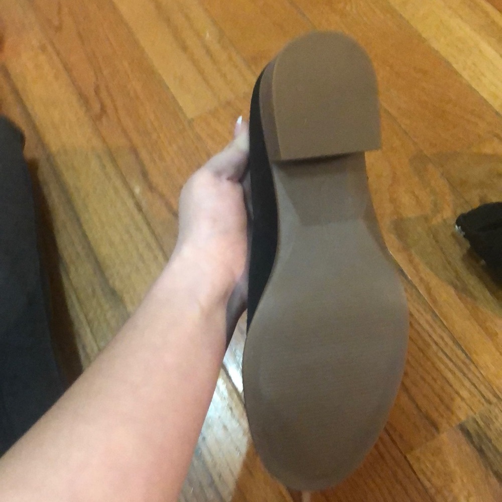 Heels - Picture 4 of 4